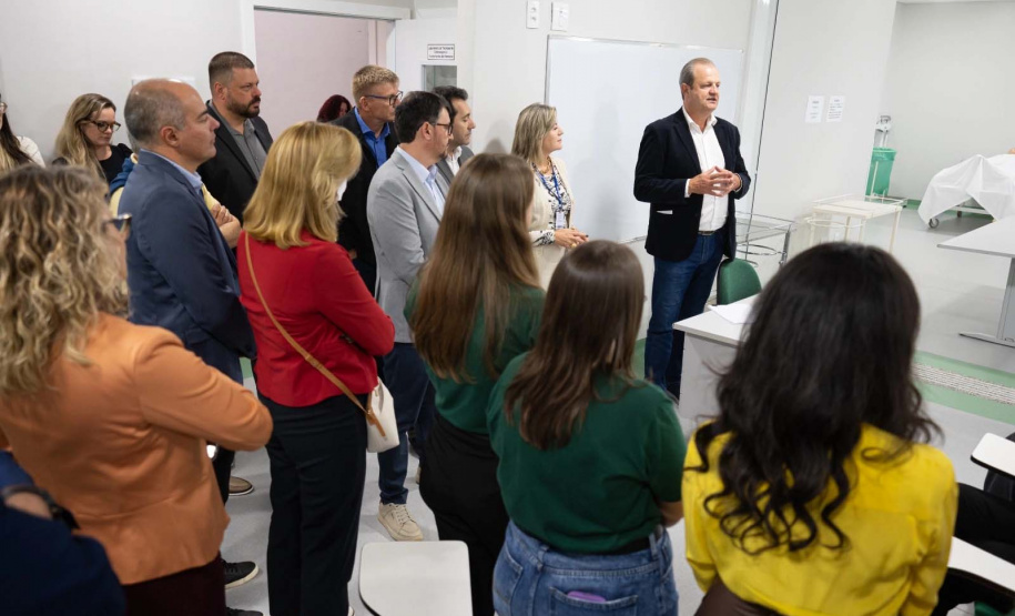 Após investimento de R$ 8 milhões, Unioeste ganha novas salas e laboratório em Cascavel