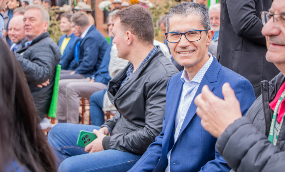 UEPG apresenta Escola de Queijo e outros projetos na Agroleite em Castro