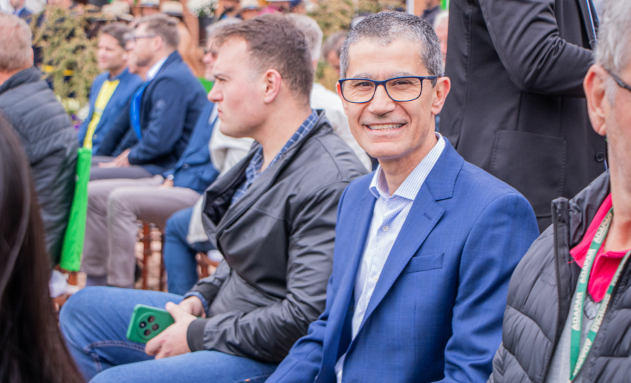 UEPG apresenta Escola de Queijo e outros projetos na Agroleite em Castro