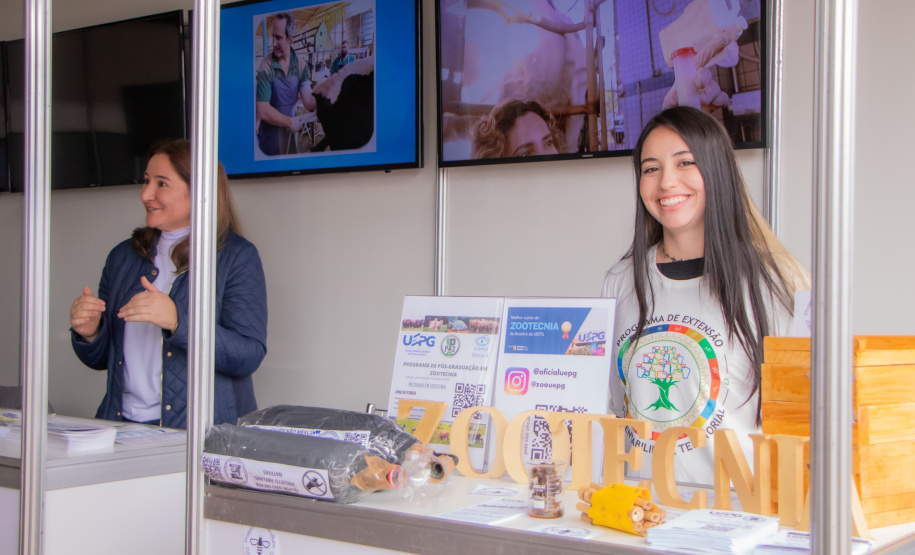 UEPG apresenta Escola de Queijo e outros projetos na Agroleite em Castro