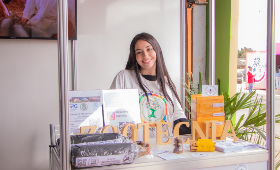 UEPG apresenta Escola de Queijo e outros projetos na Agroleite em Castro