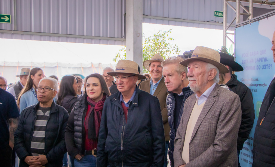 UEPG apresenta Escola de Queijo e outros projetos na Agroleite em Castro
