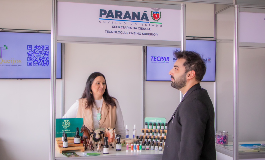 UEPG apresenta Escola de Queijo e outros projetos na Agroleite em Castro