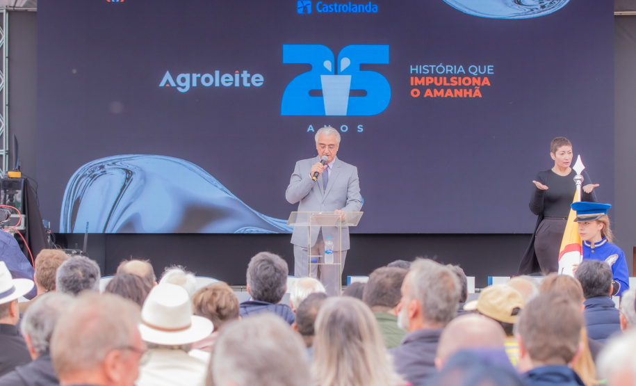 UEPG apresenta Escola de Queijo e outros projetos na Agroleite em Castro