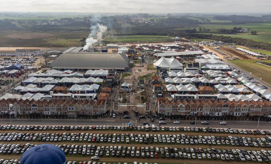 Governador anuncia laboratório de biotecnologia do leite e solução europeia para o agro