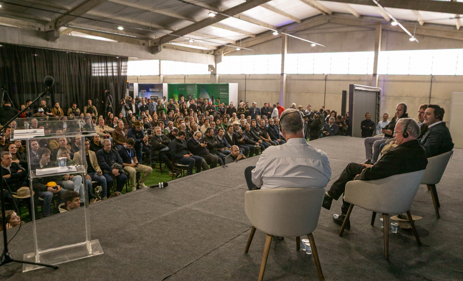 Governador anuncia laboratório de biotecnologia do leite e solução europeia para o agro