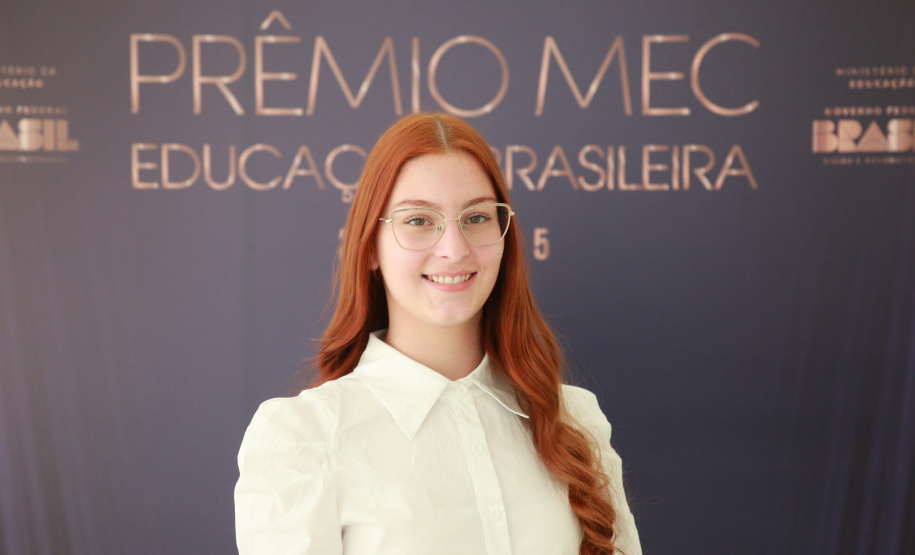 Professor de Artes Cênicas da UEM conquista o Prêmio Jabuti Acadêmico