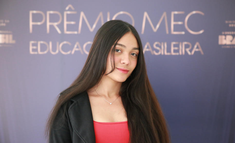 Professor de Artes Cênicas da UEM conquista o Prêmio Jabuti Acadêmico