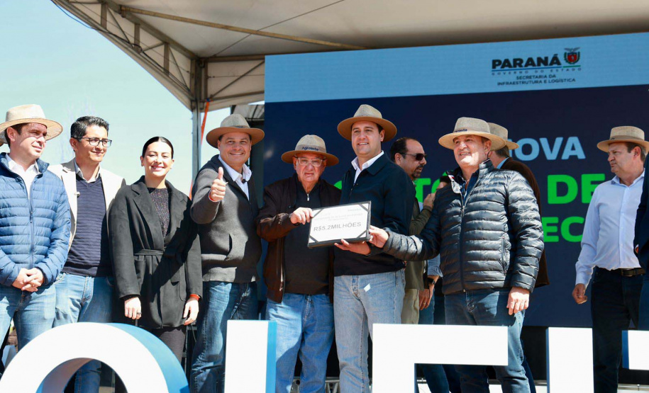 Ratinho Junior anuncia conclusão da pavimentação de Castro ao distrito do Socavão