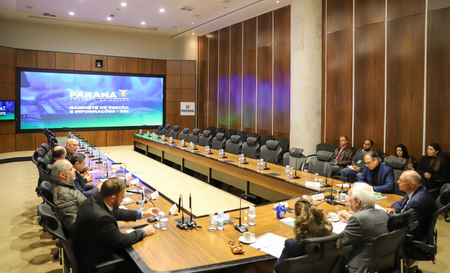 Piana destaca diferenciais do Paraná para a Agência Francesa de Desenvolvimento