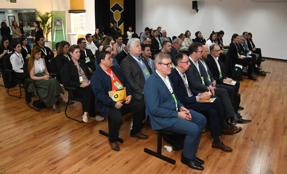 Missão da Nova Zelândia visita universidades estaduais do Paraná em busca de parcerias