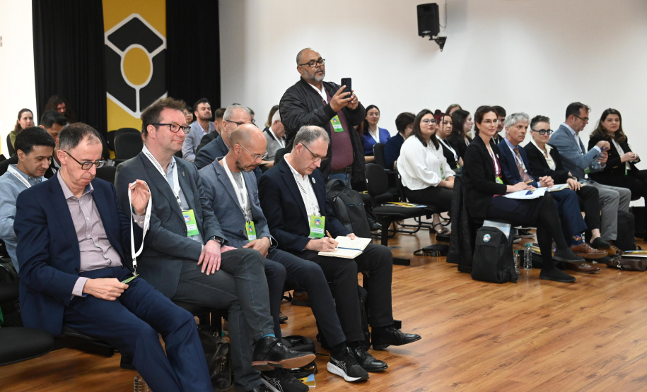 Missão da Nova Zelândia visita universidades estaduais do Paraná em busca de parcerias