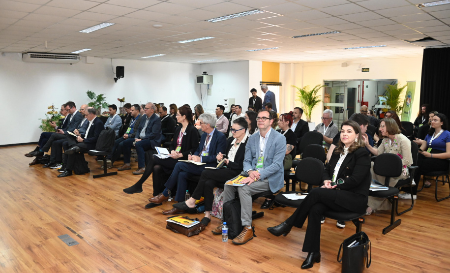 Missão da Nova Zelândia visita universidades estaduais do Paraná em busca de parcerias