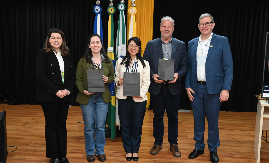 Missão da Nova Zelândia visita universidades estaduais do Paraná em busca de parcerias