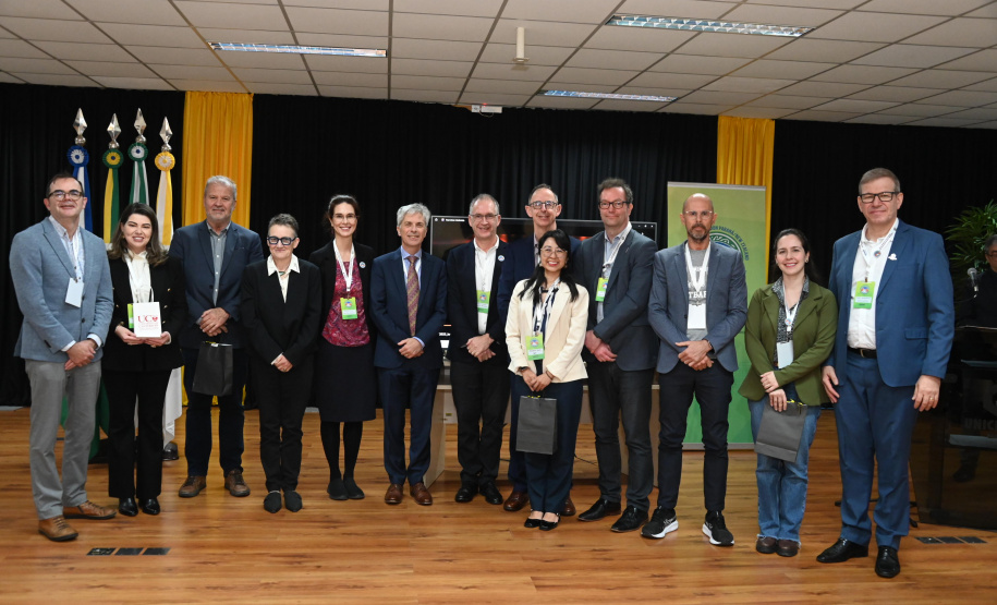 Missão da Nova Zelândia visita universidades estaduais do Paraná em busca de parcerias