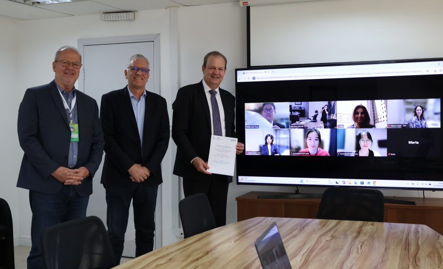 Governo firma parceria internacional para ofertar cursos de qualificação em 19 áreas