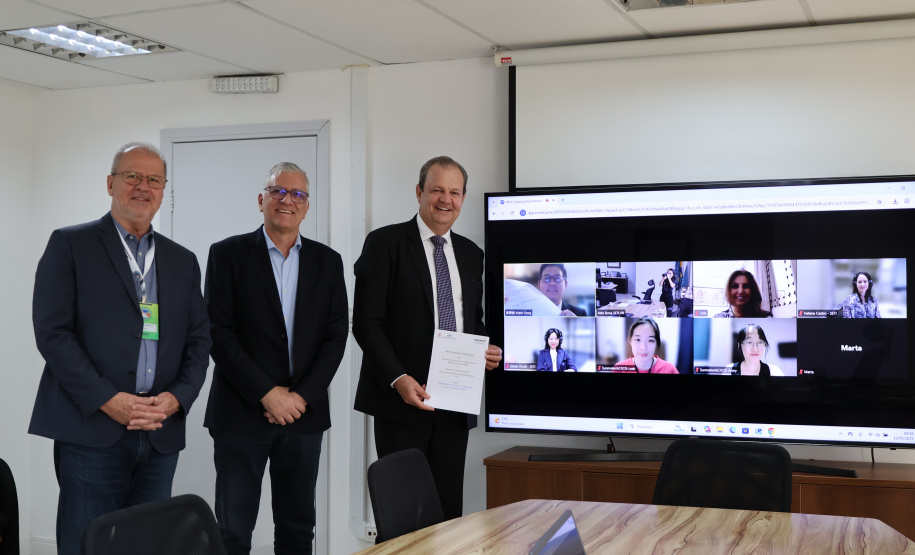 Governo firma parceria internacional para ofertar cursos de qualificação em 19 áreas