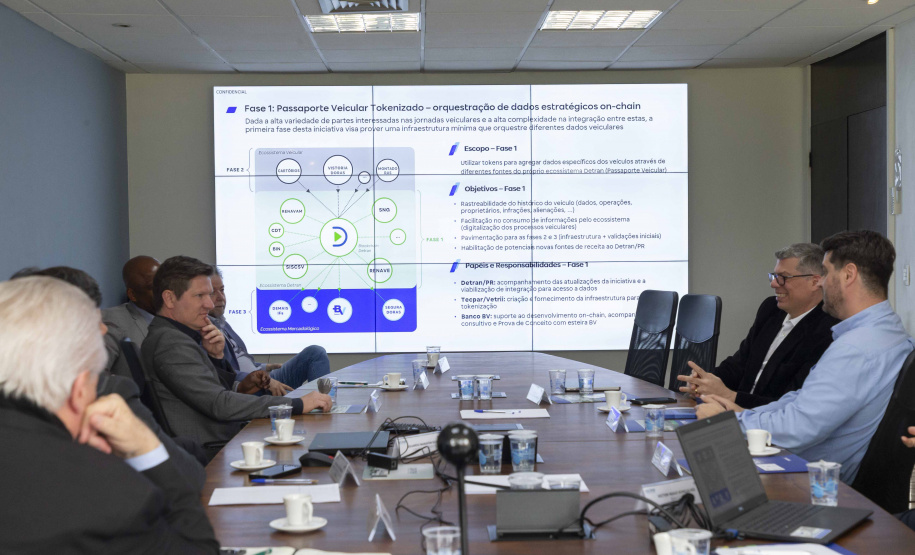 Tecpar e Detran-PR discutem criação de token para registrar histórico de veículos