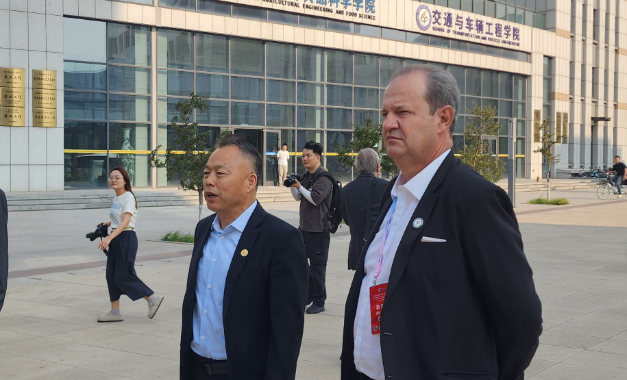 Paraná e universidade da China vão ampliar cooperação internacional