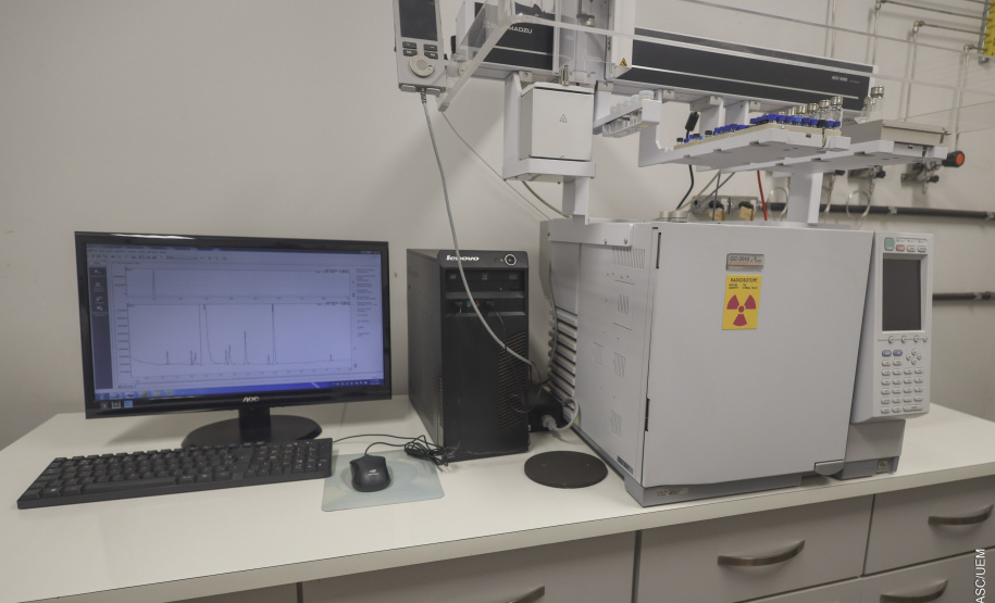 Laboratório da UEM realiza detecção de níveis de metanol em bebidas