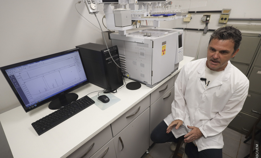 Laboratório da UEM realiza detecção de níveis de metanol em bebidas
