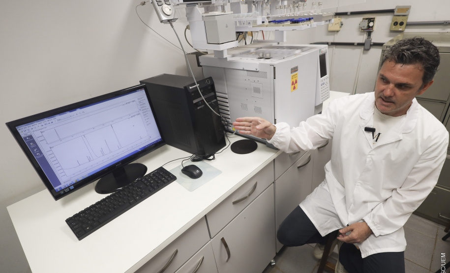 Laboratório da UEM realiza detecção de níveis de metanol em bebidas
