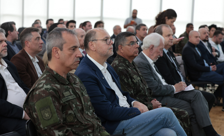 Paraná firma parceria com Exército para desenvolvimento de pesquisas em IA e cibersegurança