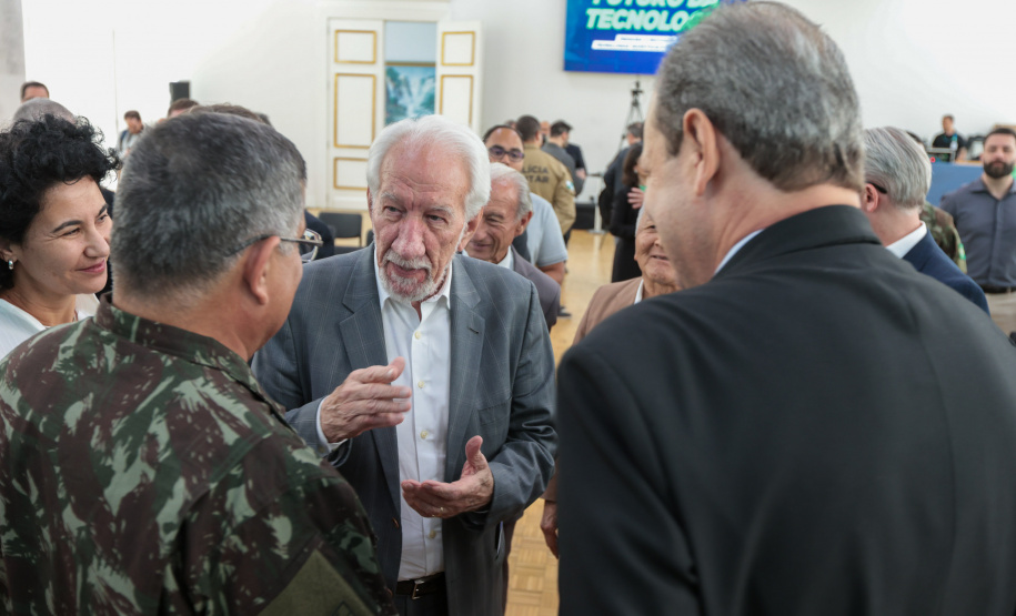 Paraná firma parceria com Exército para desenvolvimento de pesquisas em IA e cibersegurança