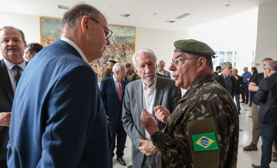Paraná firma parceria com Exército para desenvolvimento de pesquisas em IA e cibersegurança