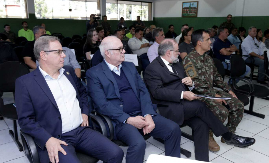 Paraná firma parceria com Ministério da Defesa para operação do Projeto Rondon