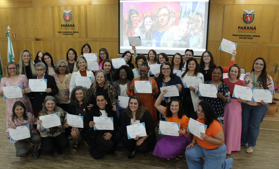 Nova gestão do Conselho Estadual dos Direitos da Mulher toma posse no Paraná