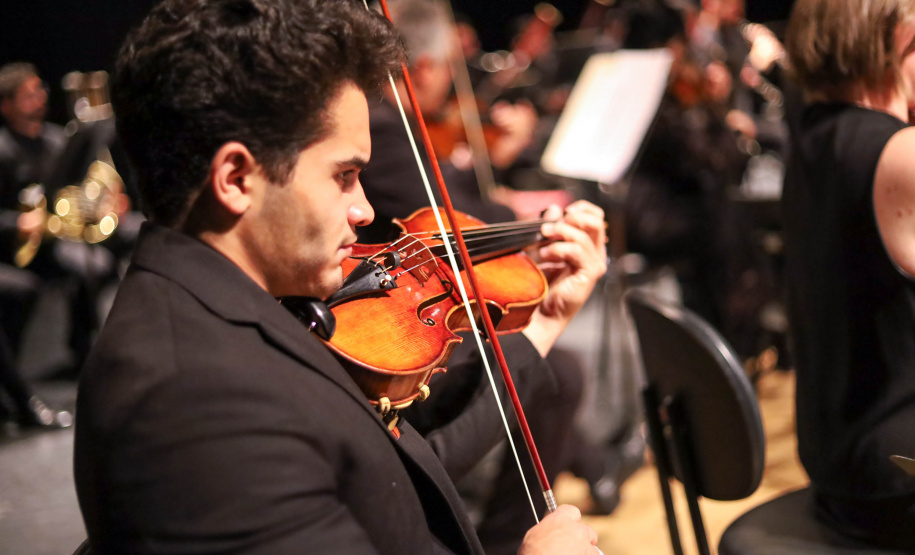 Orquestra Sinfônica do Paraná abre o Festival de Música de Maringá e encanta o público