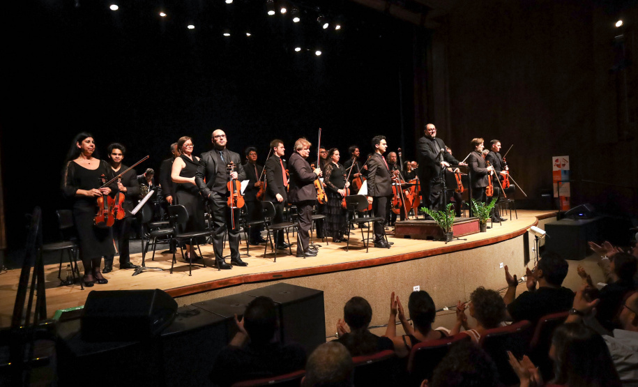 Orquestra Sinfônica do Paraná abre o Festival de Música de Maringá e encanta o público