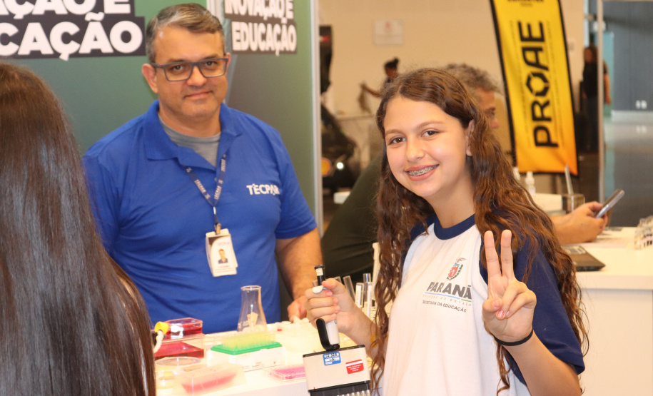 Com laboratório simulado, Tecpar apresenta trabalho a visitantes no Paraná Faz Ciência