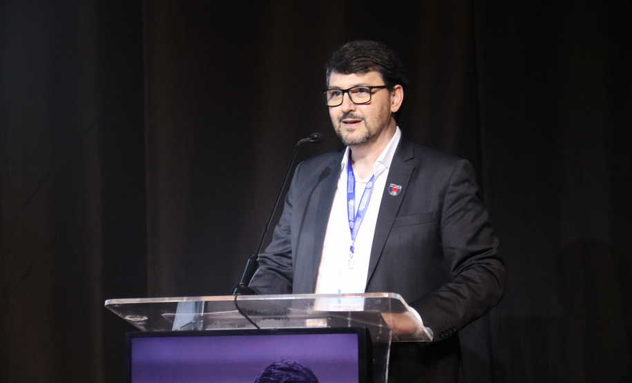 Estado e universidades estaduais debatem estratégias para formação de professores