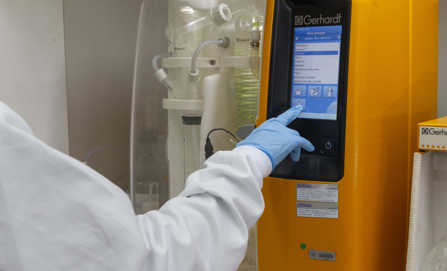 Com laboratório especializado, Tecpar aumenta análises sobre presença de metanol em bebidas