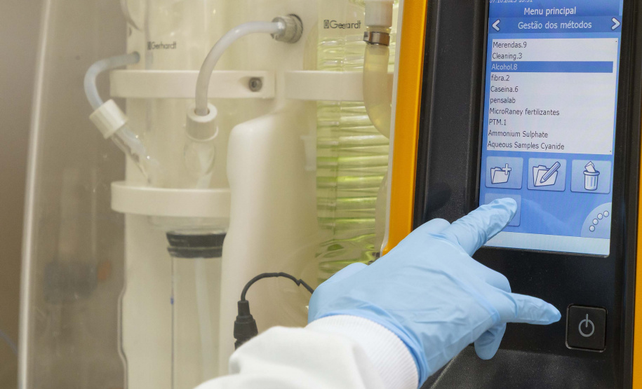 Com laboratório especializado, Tecpar aumenta análises sobre presença de metanol em bebidas