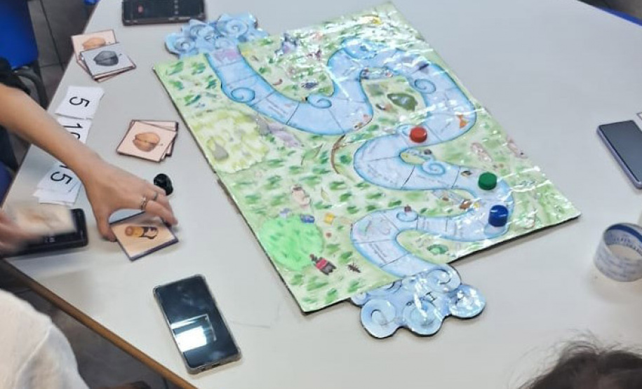 Alunos da rede estadual mostram projetos na Feira Científica Paraná Faz Ciência