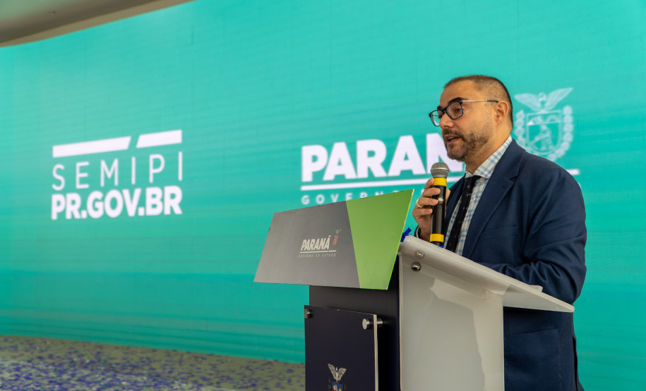 Estado lança programa Paraná Amigo da Pessoa Idosa e oficializa Bolsa Cuidador