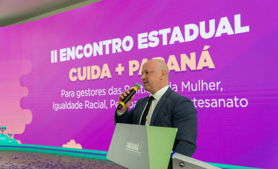 Estado lança programa Paraná Amigo da Pessoa Idosa e oficializa Bolsa Cuidador