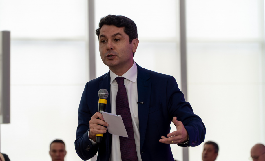 Estado lança programa Paraná Amigo da Pessoa Idosa e oficializa Bolsa Cuidador