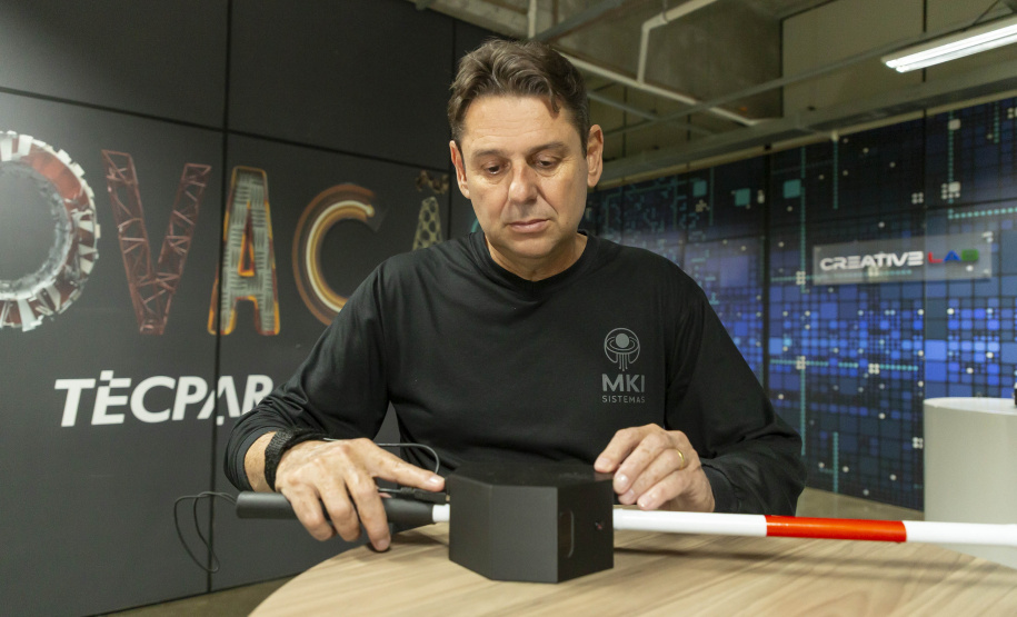 Incubada no Tecpar, empresa desenvolve bengala inteligente para deficientes visuais