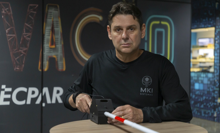 Incubada no Tecpar, empresa desenvolve bengala inteligente para deficientes visuais