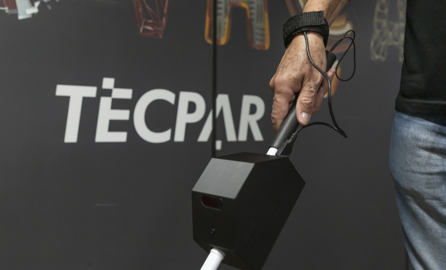 Incubada no Tecpar, empresa desenvolve bengala inteligente para deficientes visuais