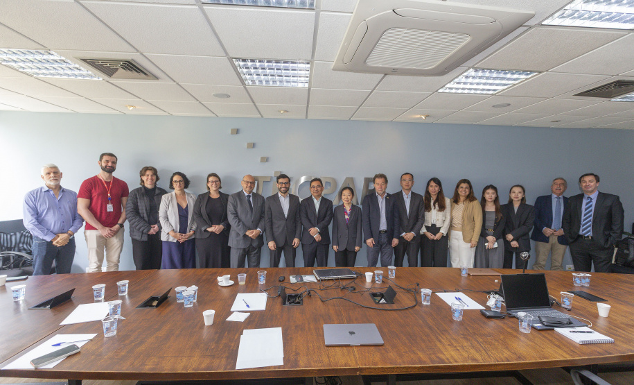 Tecpar e Sinovac iniciam trabalhos para produção de vacinas para o SUS no Paraná