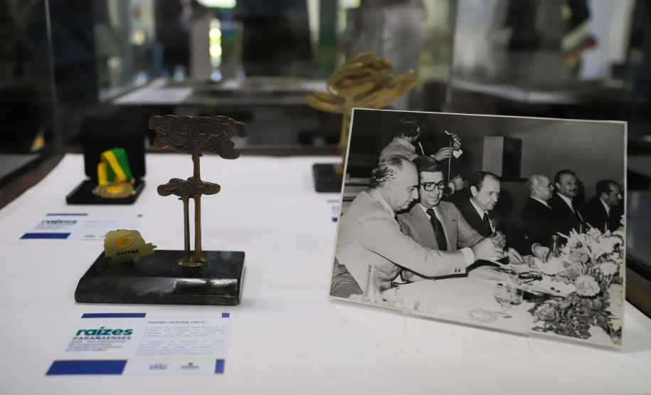 Arquivo Público do Paraná inaugura exposição valorizando a história do cooperativismo