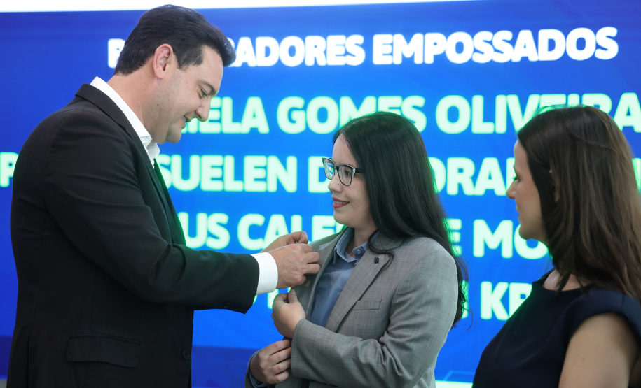 Governador Ratinho Junior empossa quatro novos procuradores do Estado