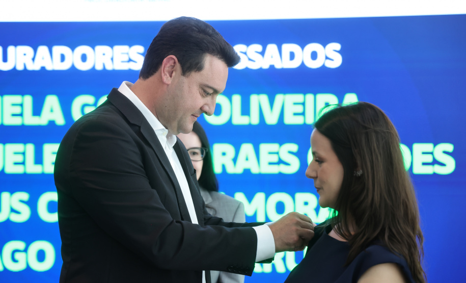 Governador Ratinho Junior empossa quatro novos procuradores do Estado