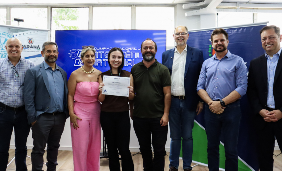 Alunos do Paraná recebem 65 medalhas da Olimpíada Nacional de Inteligência Artificial