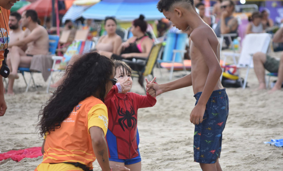 Universidades ampliam presença no Verão Maior Paraná com ações educativas no Litoral
